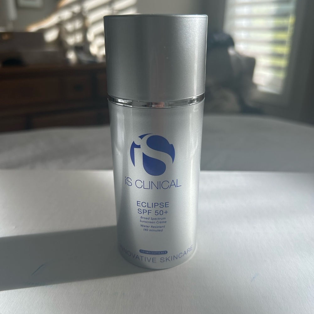 iS Clinical Eclipse SPF 50+Sunscreen